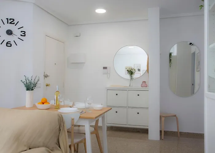 Singularstays Campanar Apartman